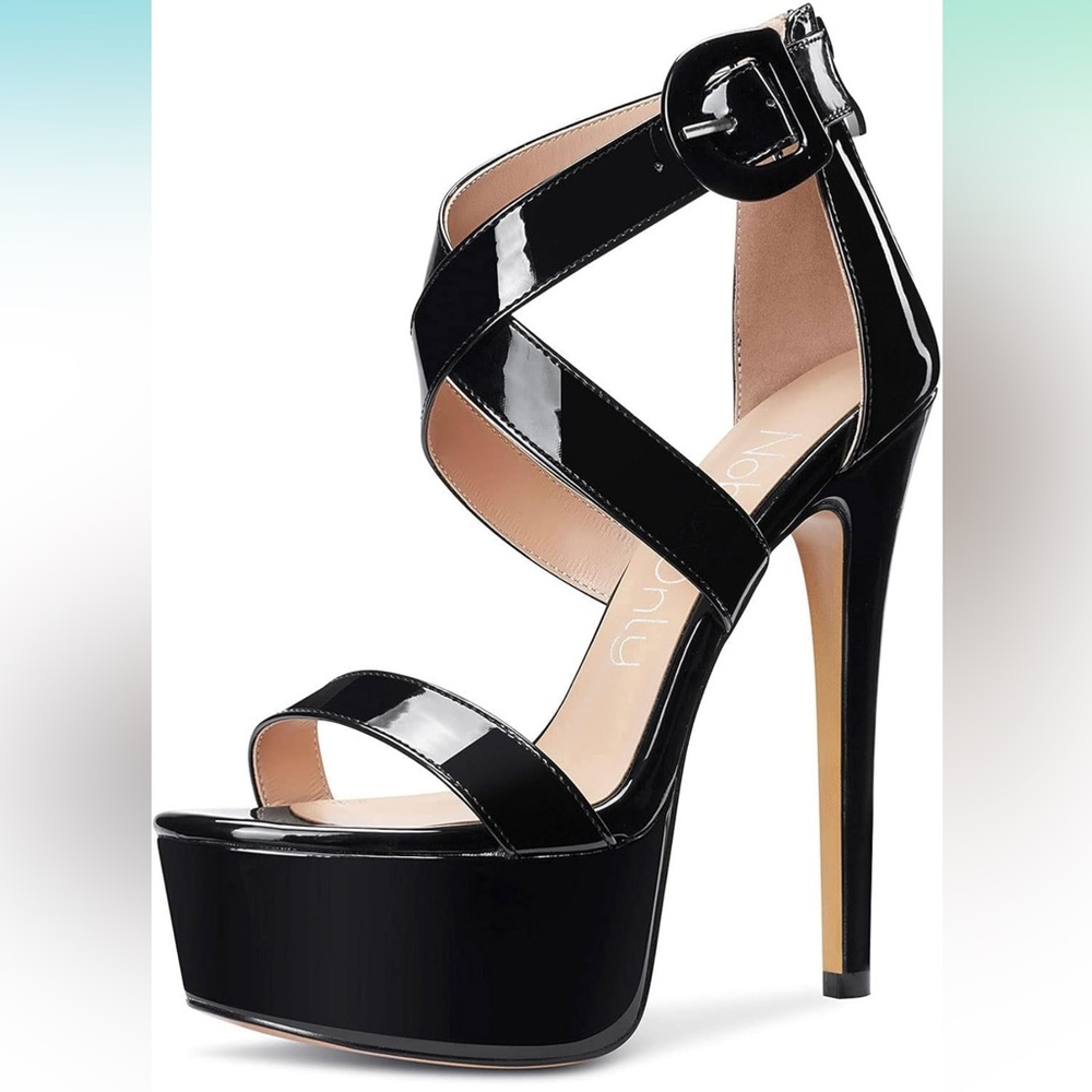 Size 8 castamere women’s stiletto. Only wore to try on